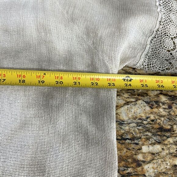 Elegant Lace Trim Blouse - women’s L/XL - Picture 4 of 5